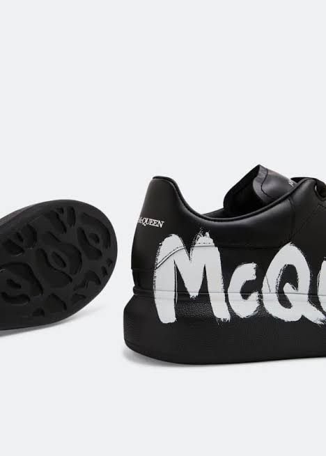 Alexander Mcqueen Oversized Graffiti – Black White