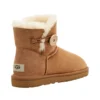 UGG Bailey Button II – Chestnut