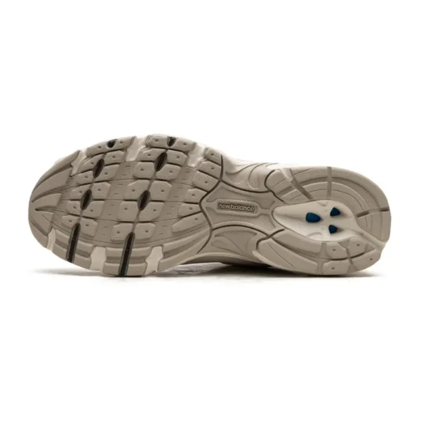 New Balance 530 Ivory