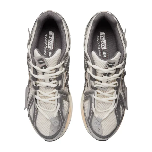 New Balance 1906A – Silver Metallic